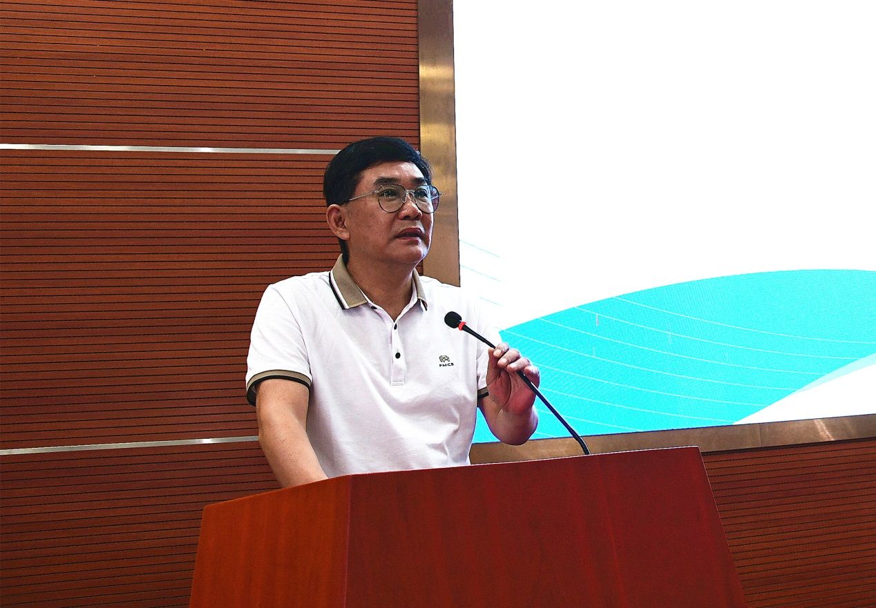 说明: E:\10——新闻稿件\2025年\7——广东医科大学附属疾病预防控制中心(市卫生监督所)揭牌仪式\丁校_副本.jpg